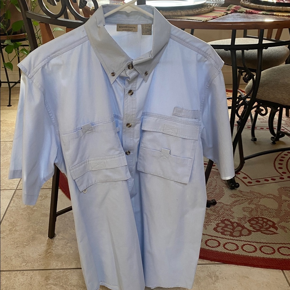 Rugged Earth Men’s LIKE NEW Vented Short Sleeve Lightweight Pocket Shirt - Sz L